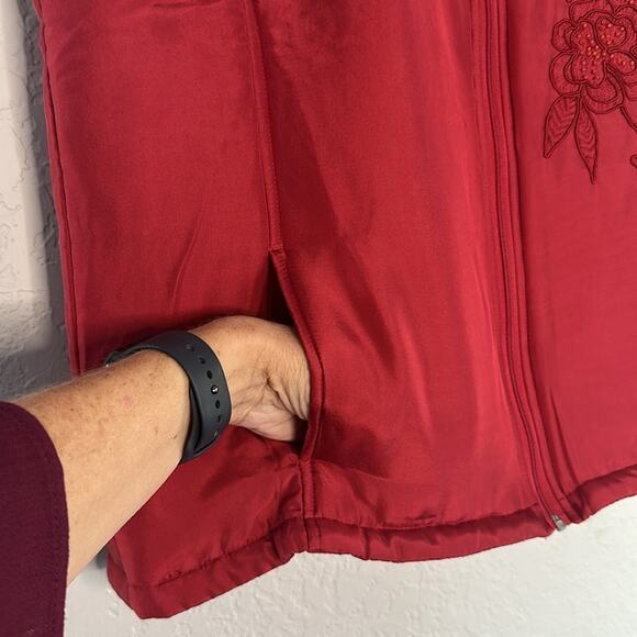 Coldwater Creek Red Silk Puffer Vest Full Zip Embroidered Winter Sporty Preppy - Picture 3 of 8